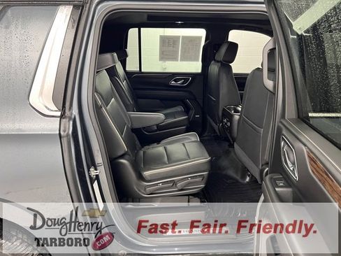 Used 2021 Chevrolet Suburban Premier w/ Premium Package image 40