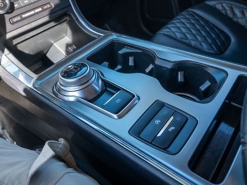 Used 2024 Ford Edge Titanium image 29