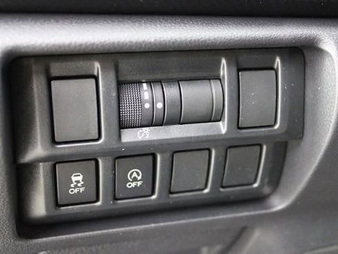 Used 2021 Subaru Crosstrek 2.0i Premium image 18