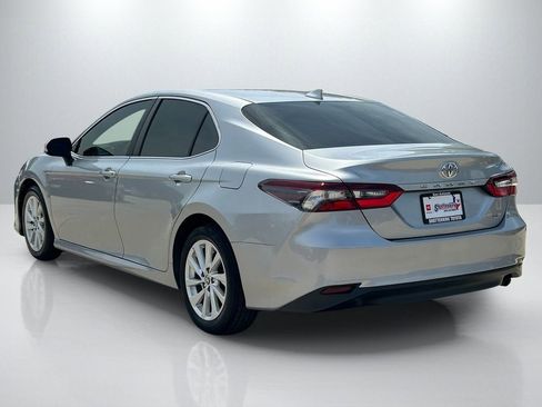 Used 2021 Toyota Camry LE FWD image 7