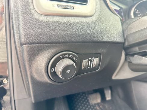 Used 2020 Jeep Compass Latitude w/ Cold Weather Group AWD/4WD image 15