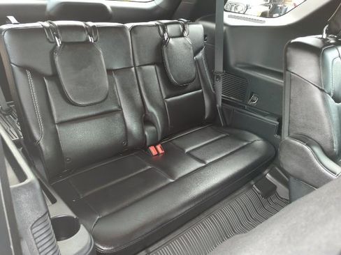 Used 2020 Ford Explorer ST w/ Premium Technology Package image 24