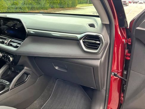 Used 2025 Chevrolet TrailBlazer LT w/ Convenience Package image 18