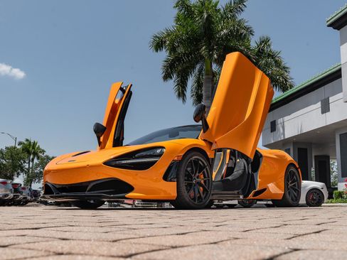 Used 2022 McLaren 720S Performance RWD image 11