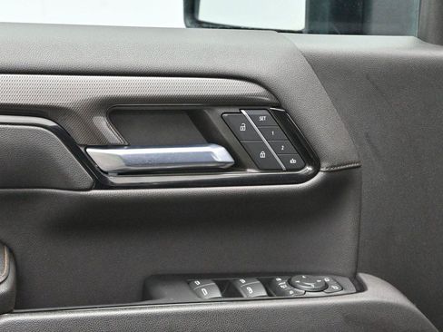 Used 2024 GMC Sierra 2500 AT4 w/ AT4 Premium Plus Package AWD/4WD image 11