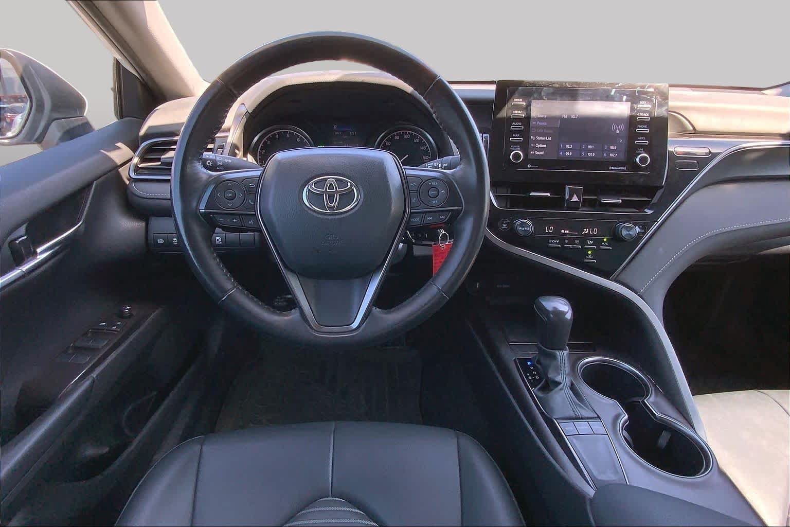 Used 2024 Toyota Camry SE FWD image 5