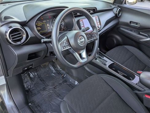 Used 2024 Nissan Kicks SV image 17