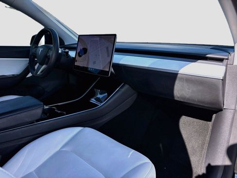 Used 2020 Tesla Model Y Long Range AWD/4WD image 34