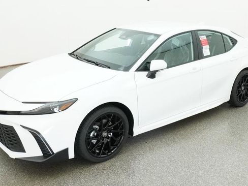 New 2026 Toyota Camry SE FWD image 1