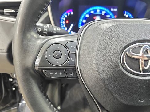 Used 2022 Toyota Corolla Cross XLE w/ Convenience Package image 17