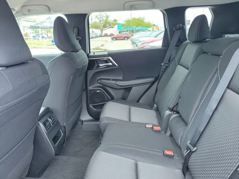 New 2026 Mitsubishi Outlander ES FWD image 12