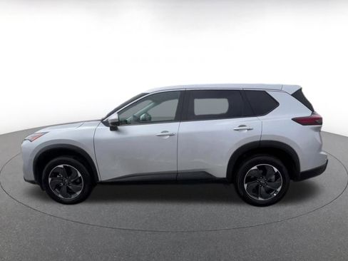 Used 2025 Nissan Rogue SV FWD image 9