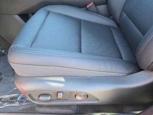 New 2026 Chevrolet Equinox LT w/ Convenience Package II image 30