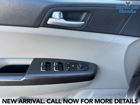 Used 2020 Kia Sportage LX image 14