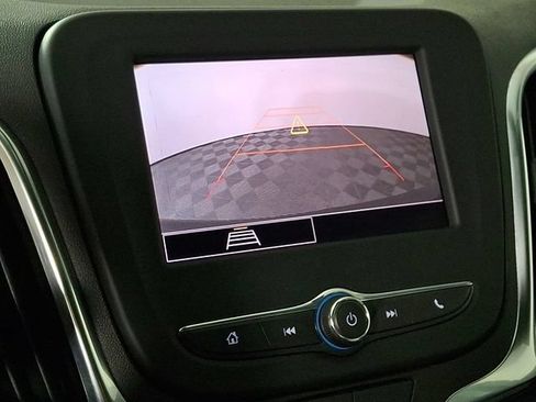 Used 2023 Chevrolet Equinox LS w/ Driver Confidence II Package AWD/4WD image 4