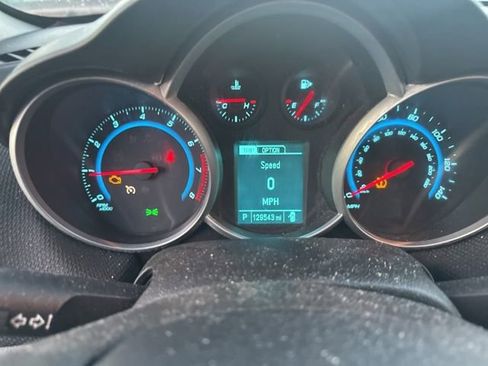 Used 2015 Chevrolet Cruze LT image 29