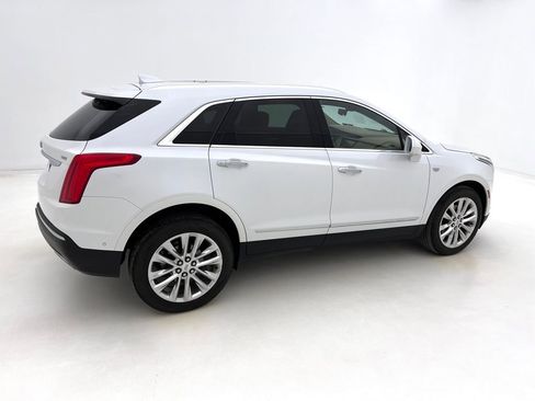 Used 2018 Cadillac XT5 Platinum w/ Driver Assist Package image 6