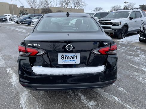 Used 2021 Nissan Versa SV image 11
