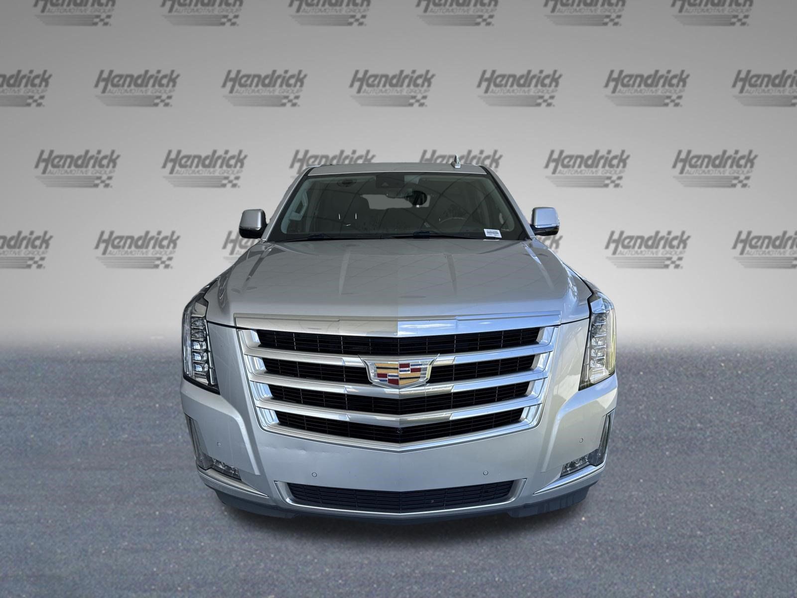 Used 2020 Cadillac Escalade Luxury AWD/4WD image 3