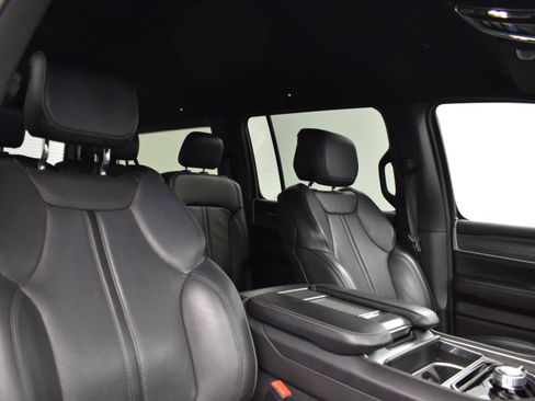 Used 2023 Jeep Wagoneer L Series II AWD/4WD image 26