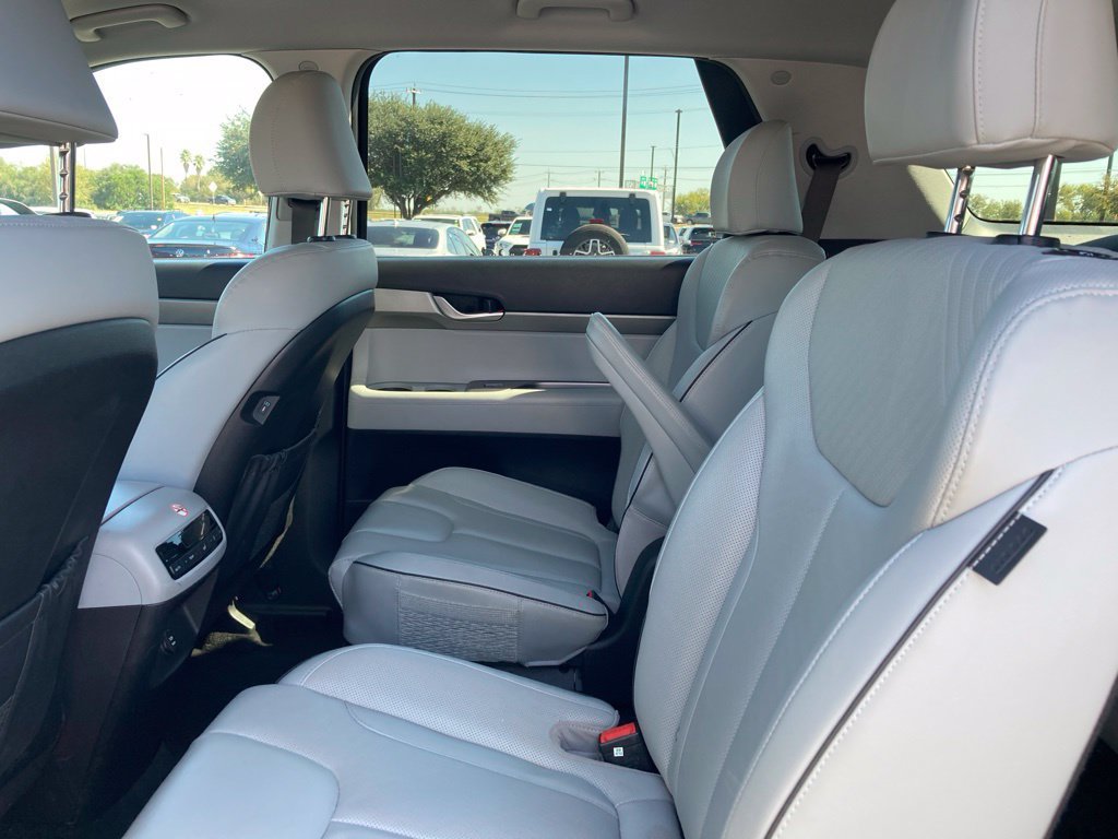 Used 2025 Hyundai Palisade SEL FWD image 11