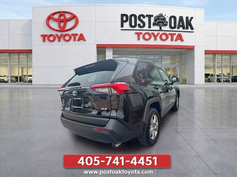 Used 2025 Toyota RAV4 XLE FWD image 6