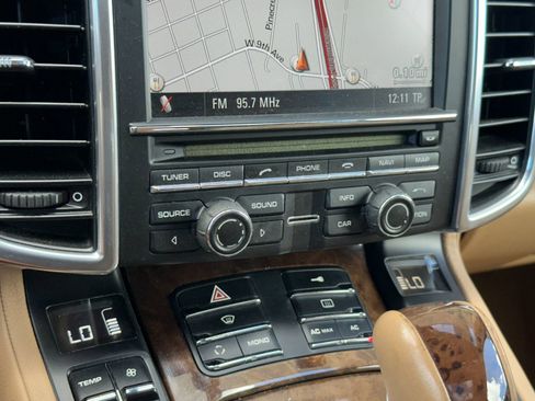 Used 2012 Porsche Cayenne image 22