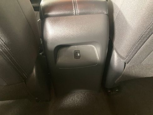 Used 2025 Nissan Sentra SV FWD image 14