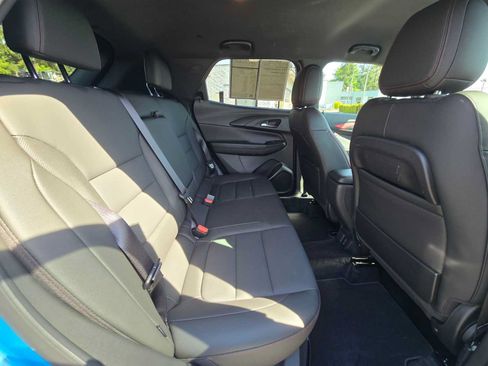 Used 2025 Chevrolet TrailBlazer RS w/ Convenience Package AWD/4WD image 12