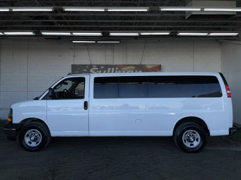 Used 2017 Chevrolet Express 3500 LT w/ LT Preferred Equipment Group image 2