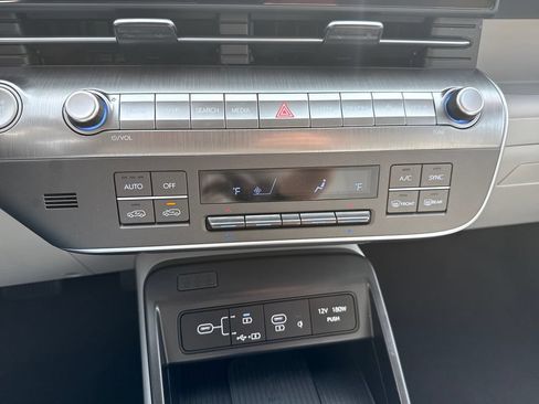 Certified 2024 Hyundai Kona SEL w/ Convenience Package AWD/4WD image 30