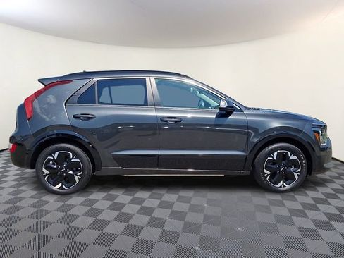 Used 2023 Kia Niro Wind w/ Wind Preserve Package FWD image 7