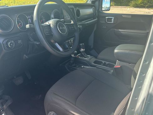 Used 2023 Jeep Wrangler Unlimited Sport AWD/4WD image 11