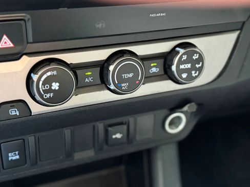 Used 2021 Toyota Tacoma SR w/ SR Convenience Package RWD image 34
