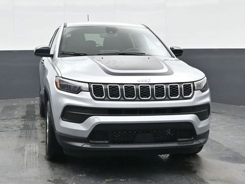 Used 2025 Jeep Compass Sport w/ Mopar Graphics Package AWD/4WD image 7