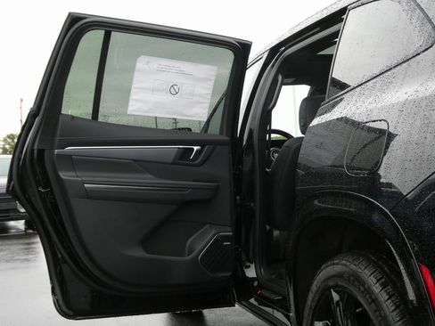 New 2026 Buick Enclave Sport Touring w/ Super Cruise Package image 37