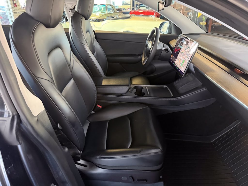 Used 2021 Tesla Model Y Long Range AWD/4WD image 12