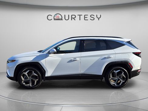 Certified 2023 Hyundai Tucson Limited AWD/4WD image 2