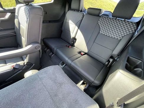 Certified 2024 GMC Acadia Denali image 28