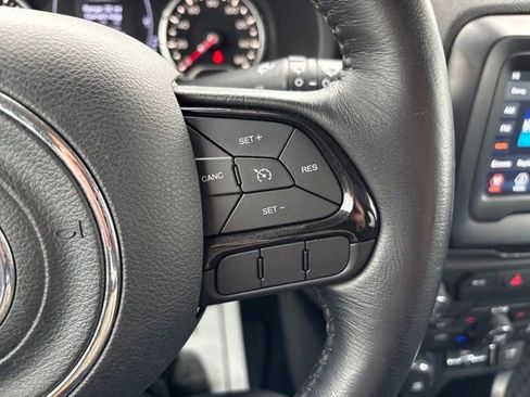 Used 2018 Jeep Renegade Altitude image 14