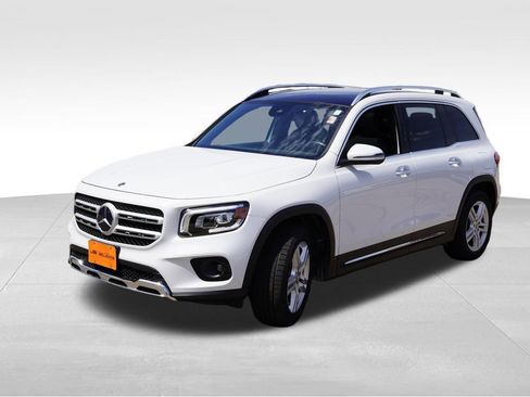 Used 2022 Mercedes-Benz GLB 250 4MATIC image 11