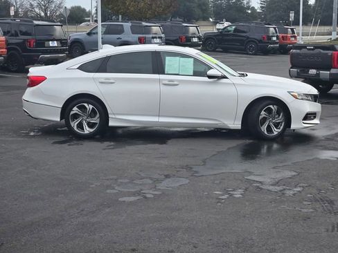 Used 2018 Honda Accord EX image 3