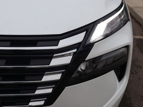 Certified 2025 Nissan Rogue SV AWD/4WD image 12