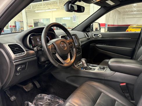 Used 2018 Jeep Grand Cherokee Limited image 20