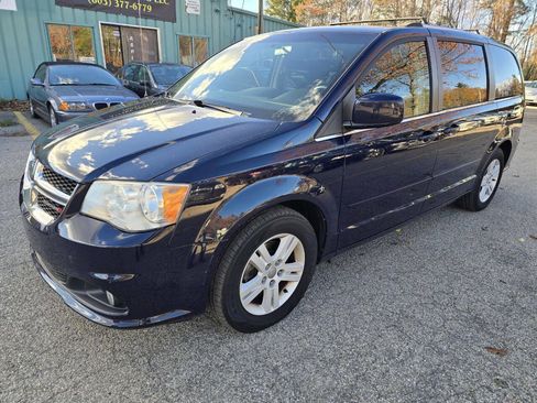 Used 2013 Dodge Grand Caravan Crew image 3