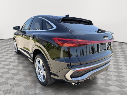 Used 2025 Audi Q5 Premium Plus w/ Premium Plus AWD/4WD image 3