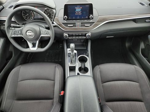 Used 2024 Nissan Altima 2.5 SV FWD image 31