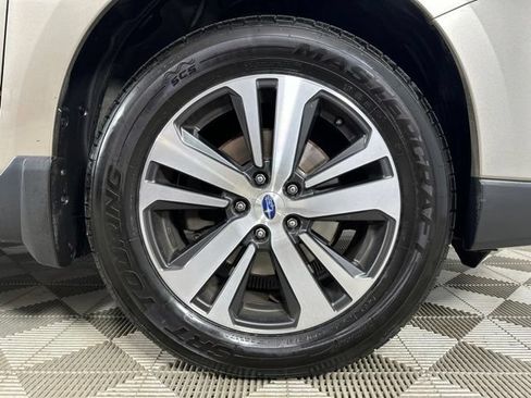 Used 2019 Subaru Outback 2.5i Limited AWD/4WD image 9