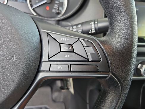 Used 2025 Nissan Versa S FWD image 12