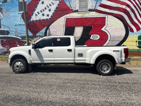 Used 2022 Ford F450 Lariat w/ Lariat Value Package AWD/4WD image 3